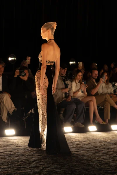 Look 12